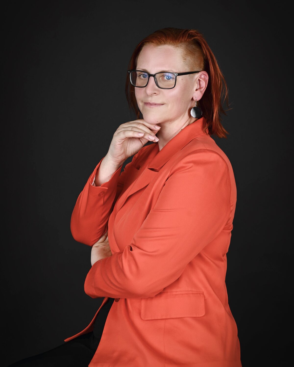 Dáša v oranžovém saku